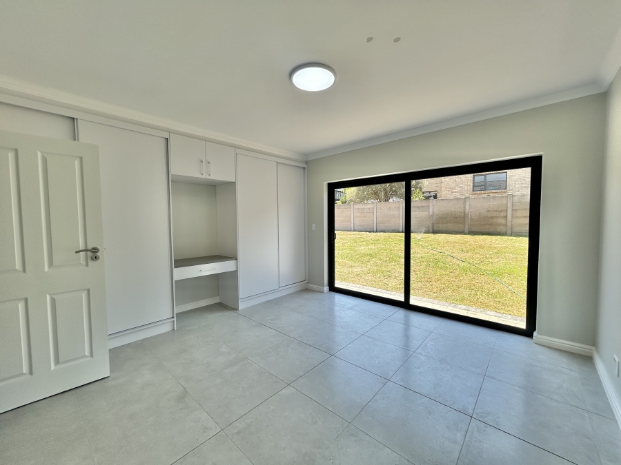 3 Bedroom Property for Sale in Wavecrest Eastern Cape